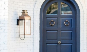 These are the BEST front door paint colors to add to your curb appeal! See more on http://ablissfulnest.com #curbappeal #designtips #paintcolors