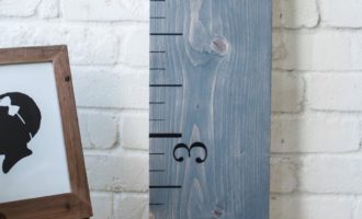 Wood growth charts are not just for measuring your kids through the years, but, use it as a friends sign-in / memory chart. See how www.homewithkeki.com #DIY #woodgrowthcharts